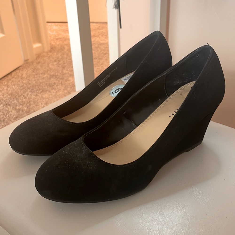 black heels! size-6